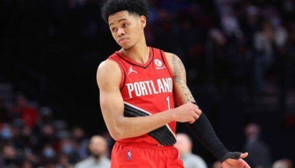 虎扑直播-续约西蒙斯抢下小佩顿 开拓者实力得到提升了吗？